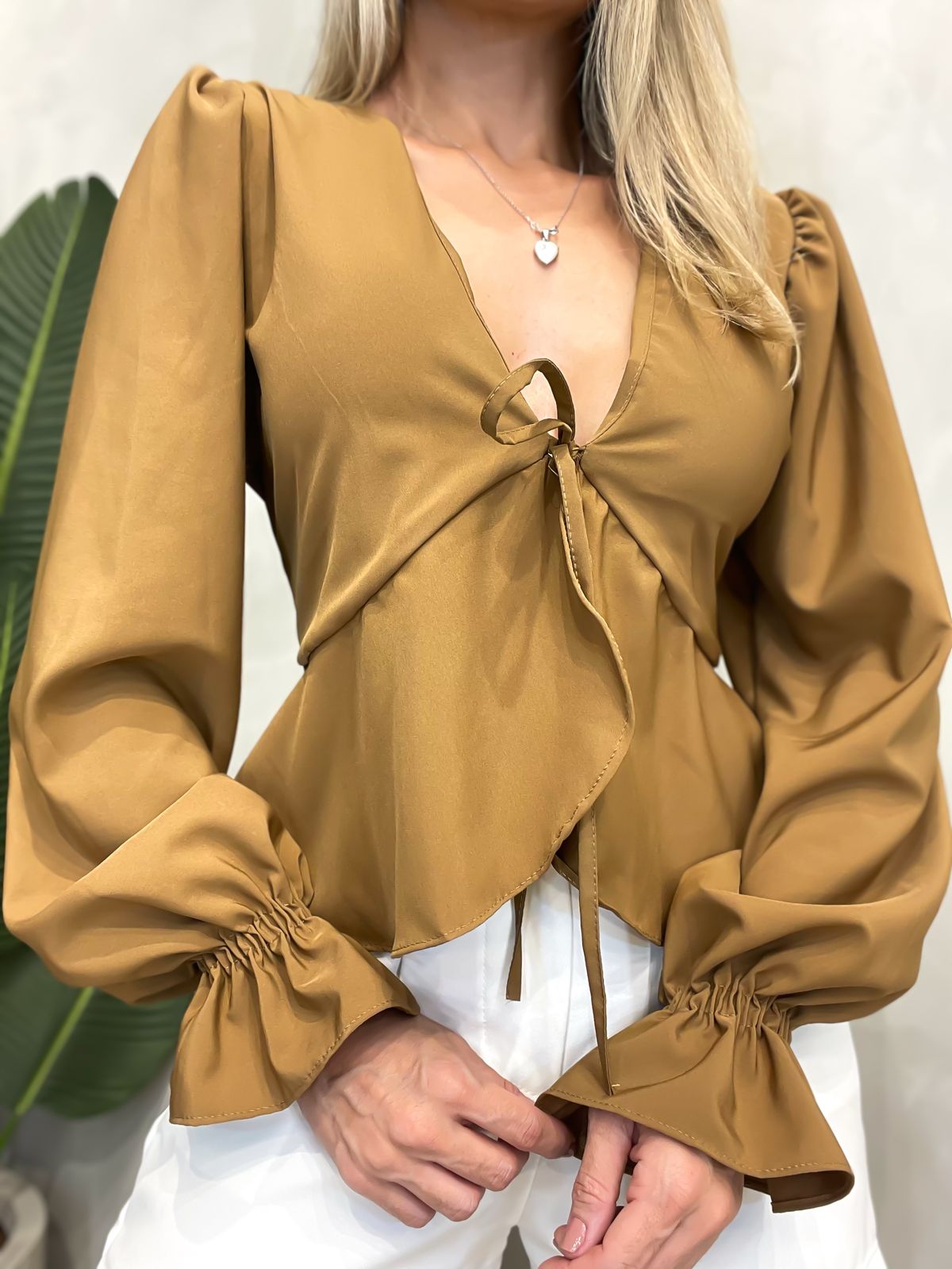 Blusa Feminina Manga Longa em Crepe Boho Chic com Amarração Ref. 1433