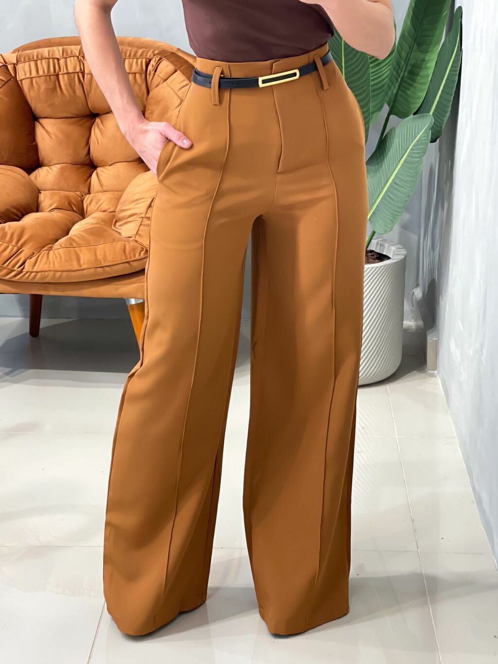Calça Feminina Pantalona em Alfaiataria com Cinto Ref. 1013