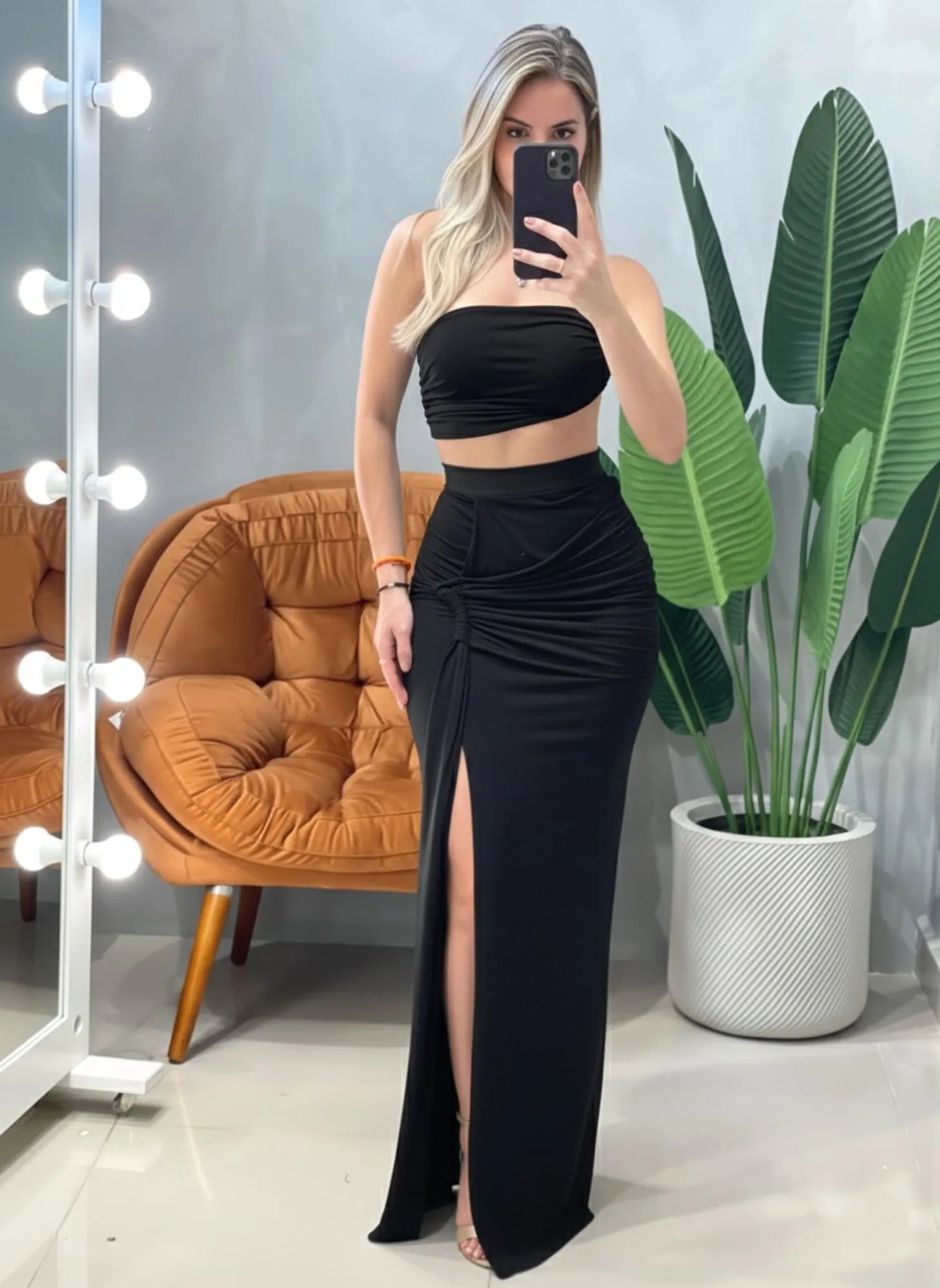 Conjunto em Poliamida Cropped Alça Única Franzido e Saia Longa Transpassada Ref.